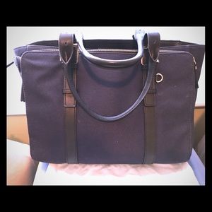 India Hicks Duchess of Windsor Navy bag